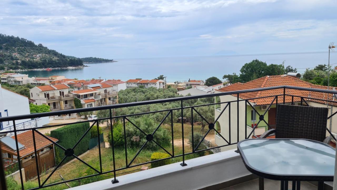Loretta Maisonettes And Studios Chrisi Ammoudia Exterior foto